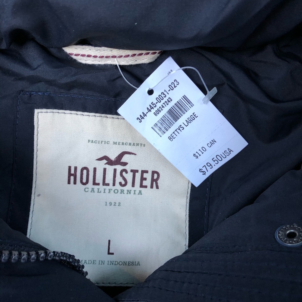Hollister vest size large